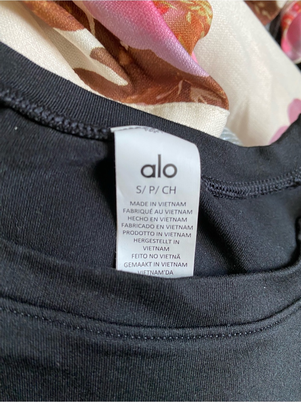 ALO Yoga Black Long-Sleeve Fitted Top - Picture 3 of 3